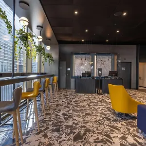 شقة فندقية Radisson & Zurich ****